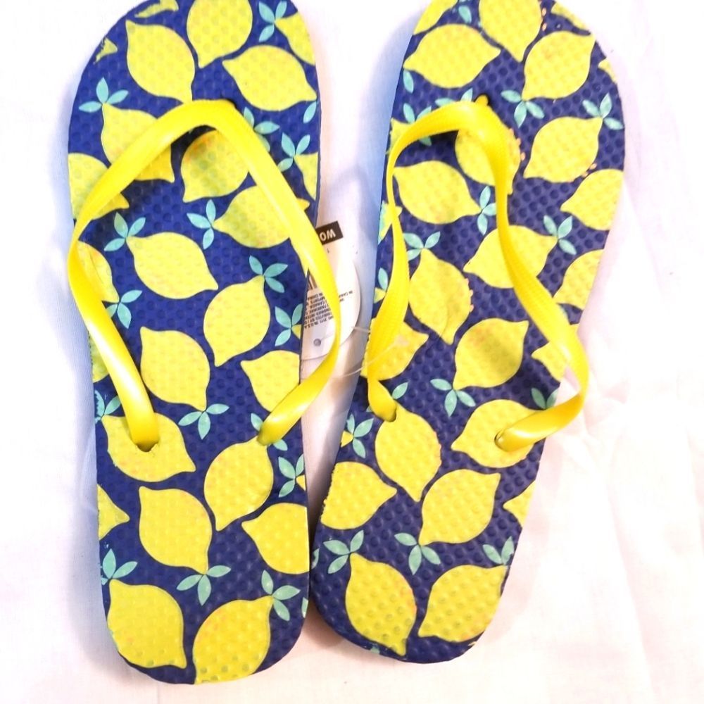 Life lemonade flip flops size 9/10